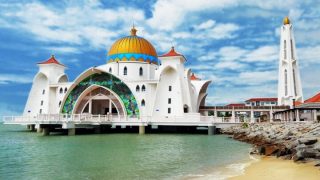 มัสยิดมะละกาในมาเลเซีย Malacca Straits Mosque, Malacca Island