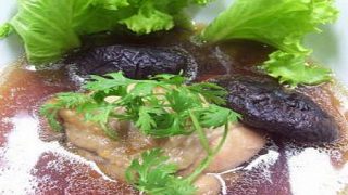 ไก่ตุ๋นเห็ดหอม