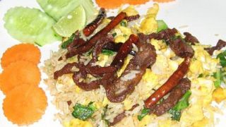 ข้าวผัดเนื้อเค็ม
