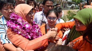พระราชสาส์นแสดงความยินดีไปยังนางฮะลีมะฮ์ ยาคอบ ปธน.สิงคโปร์-อึ้ง ขอนอนแฟลตไม่ใช้บ้านรับรอง