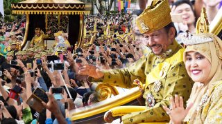 บรูไนฉลองใหญ่ สุลต่านทรงครองราชย์ครบ 50 ปี ประชาชนเฝ้ารับเสด็จเนืองแน่น!