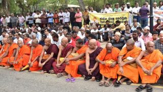 พระศรีลังกาชุมนุมประณามผู้ก่อเหตุแอนตี้อิสลาม