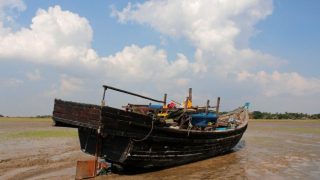 พม่าจับเรือโรฮิงญาลำที่ 3 พยายามล่องเรือหนีตายไปมาเลย์
